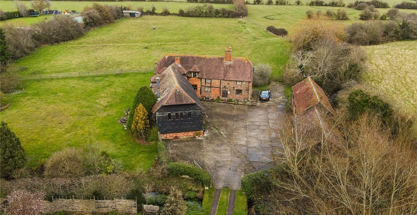 Strattons Farm Country Home for sale in Buckinghamshire | Tytl